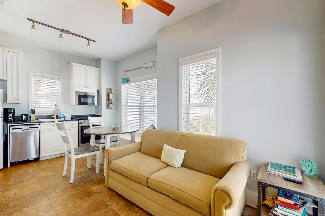 Gorgeous private coastal home with a shared pool fitness room - B&B Santa Rosa Beach
