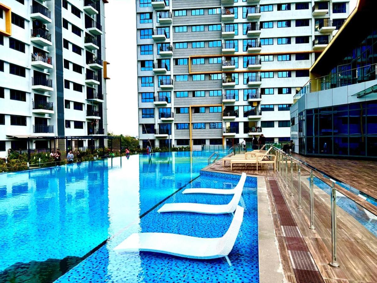 European Style studio Amanora park town Hadapsar Pune - B&B Pune