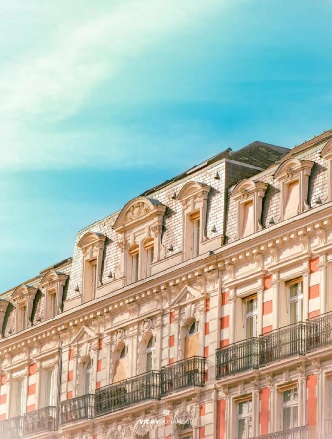 RoomChic - Les Ambassadeurs - Bed and Breakfast Vichy