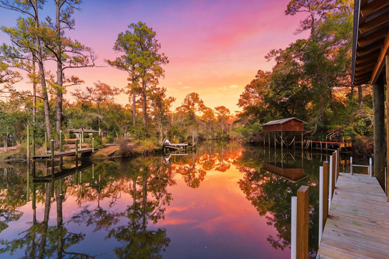 Escape on the River Private Dock Kayaks Gazebo - B&B Gulf Shores