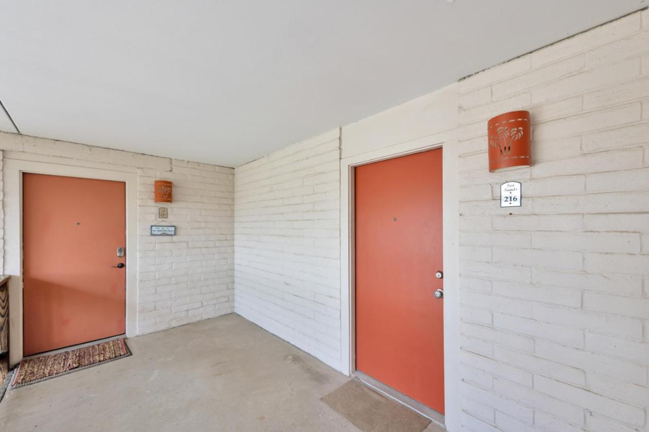 Fresh Condo Near Beach Pool BBQ Balcony Beach Access - Chambres d'hôtes Port Aransas