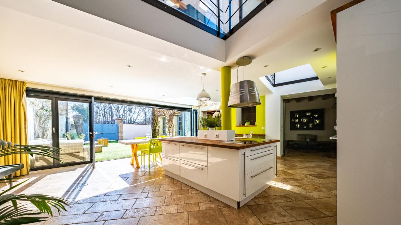 Maison ALMA Piscine -Baby Foot - Cheminée- Jacuzzi - Chambres d'hôtes Messigny-et-Vantoux