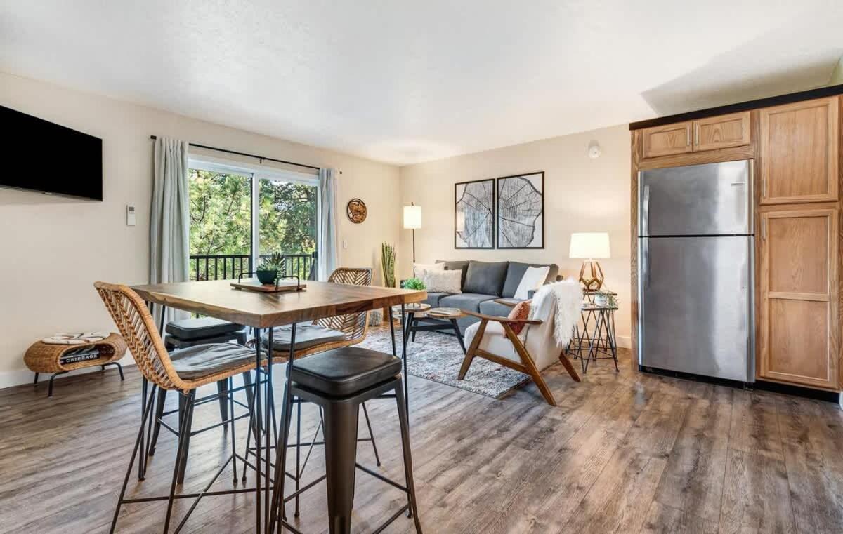 Gorgeous Condo near Downtown & the Deschutes River - Chambres d'hôtes Bend