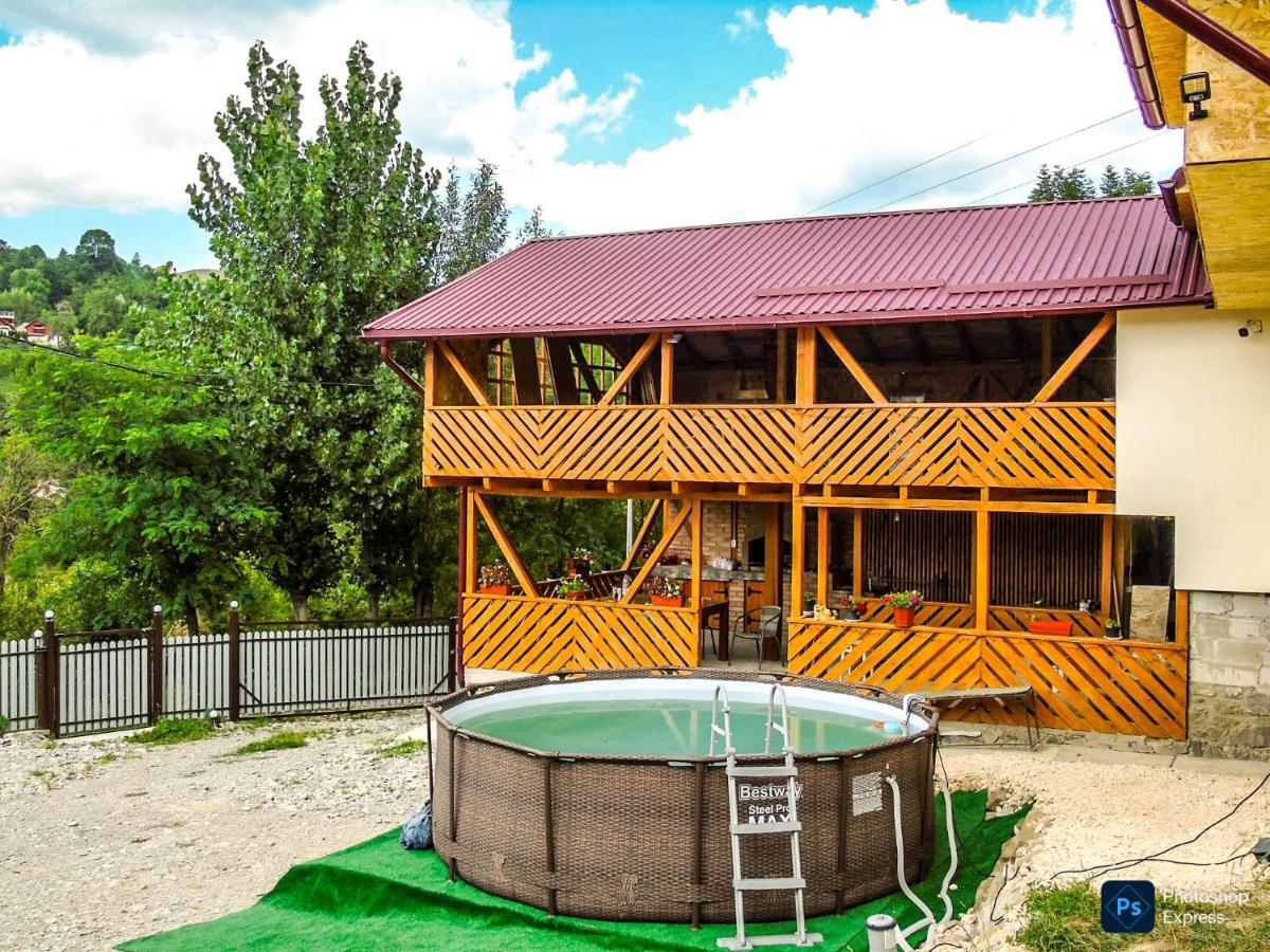 Căsuța din livadă - B&B Secăria