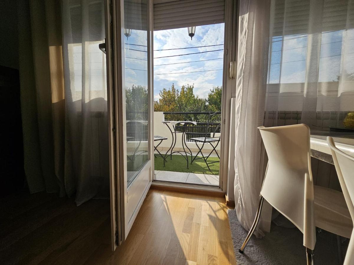 Airport Apartment - Chambres d’hôtes Surčin