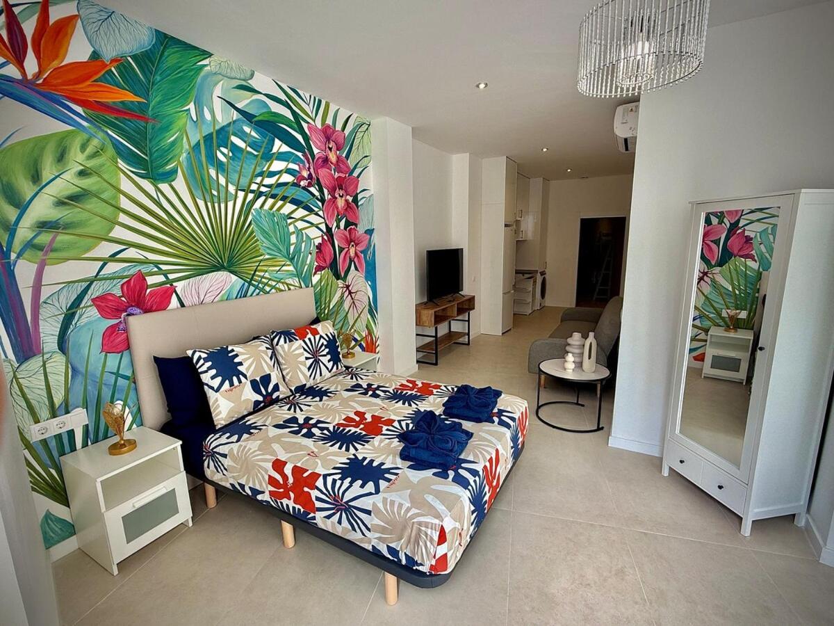Glamour Suite1 next to Plaza de España - B&B Valencia