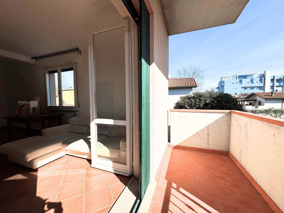 CN034 - Cesenatico, ampio trilocale con balcone a 100mt dal mare - B&B Cesenatico