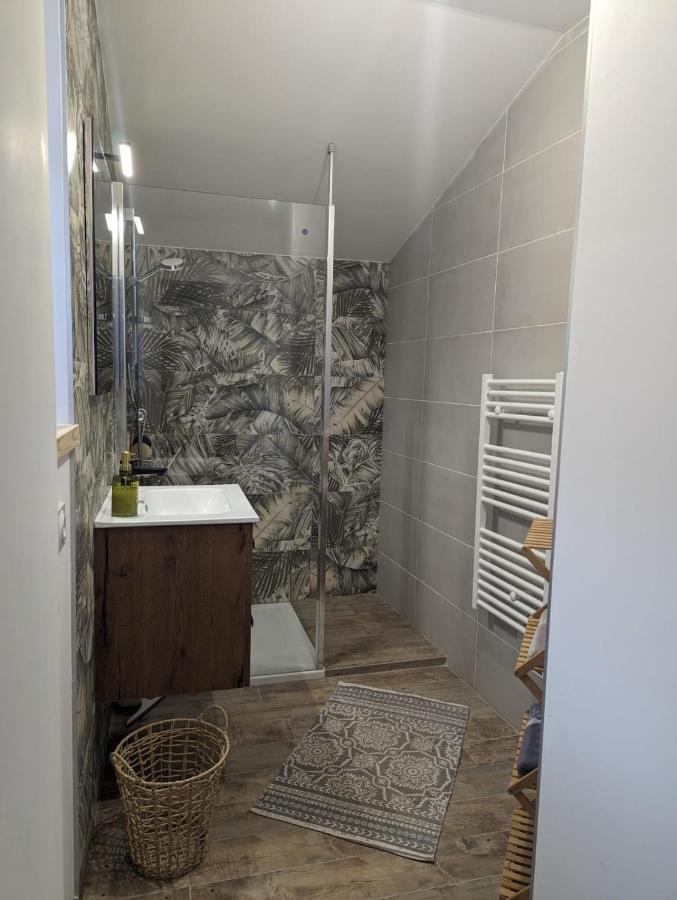 Logement au cœur d'une ferme - B&B Chevinay