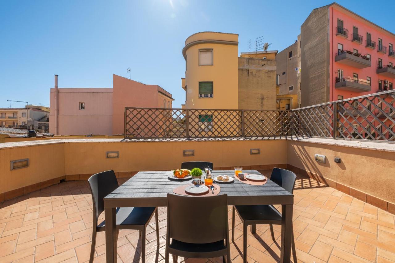 Terrazza Privata- Eleganza mediterranea in Centro Città - Ferienwohnung Cagliari