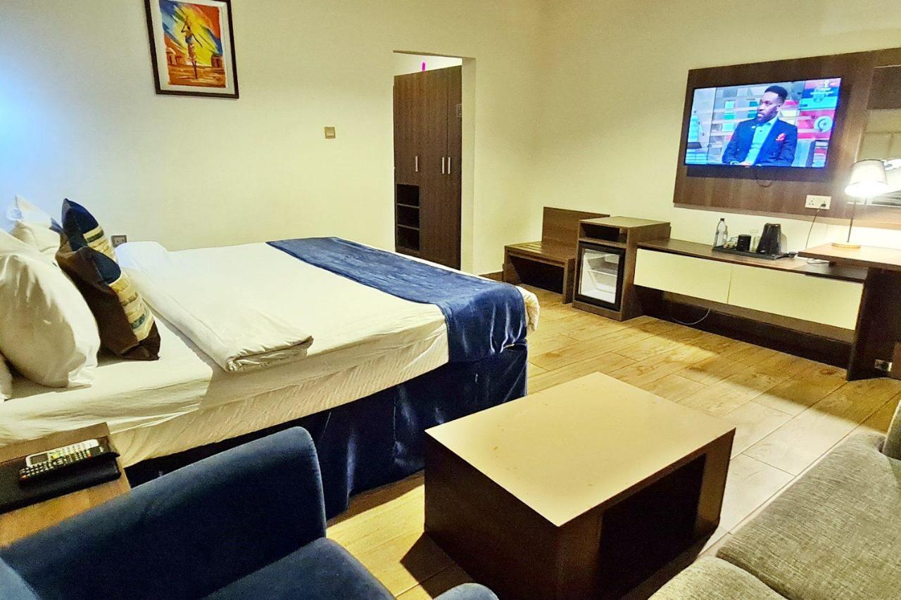 Randy Spelling Airport Home Ikeja