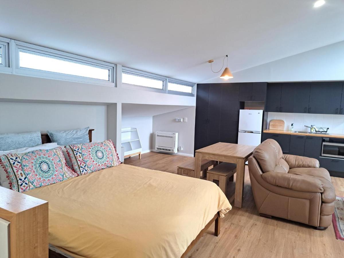 Studio Apartment close to the CBD - B&B Annuello