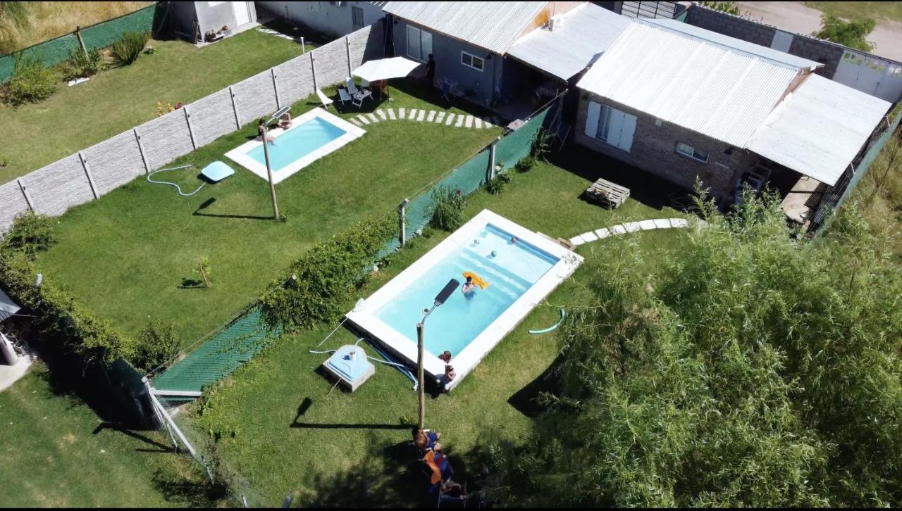 Los Sauces, casas con piscinas privadas en barrio residencial - Chambres d'hôtes San Carlos de Bolivar