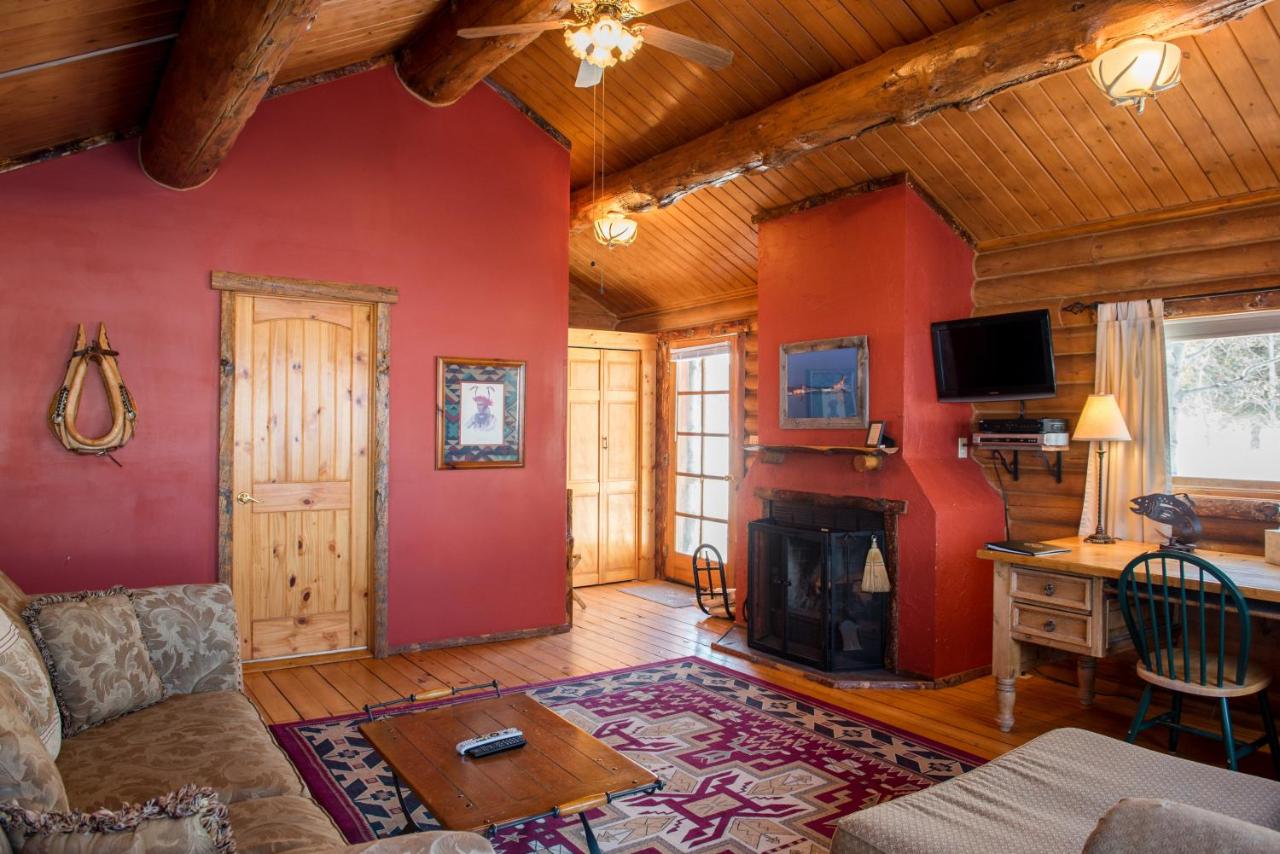 One-Bedroom Cabin