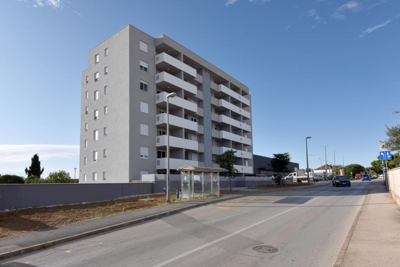 Alta Oliva 2 with private parking - Ferienwohnung Zadar