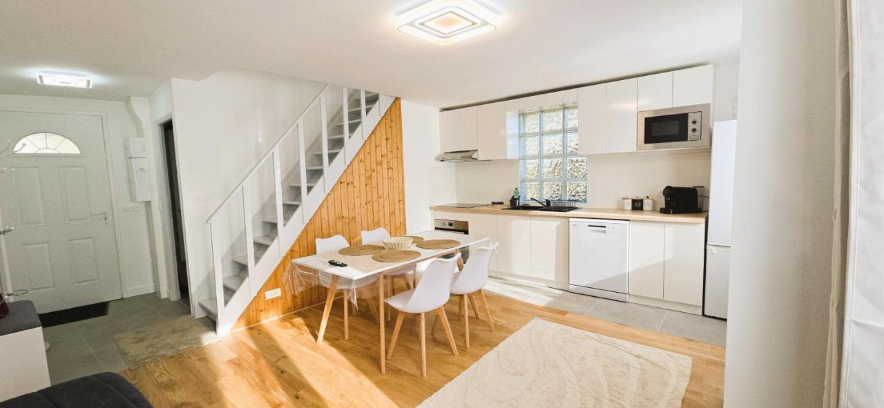 Au village à 15min du Parc des expositions de Villepinte et du Bourget du parc Astérix et a 10 minutes de l aéroport CDG - B&B Fontenay-en-Parisis