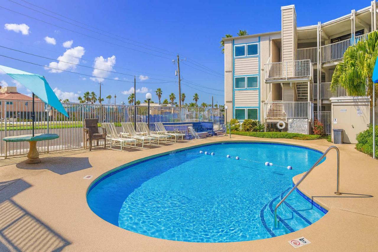 Beachfront Larger Corner Unit Balcony Pool - Ferienwohnung South Padre Island