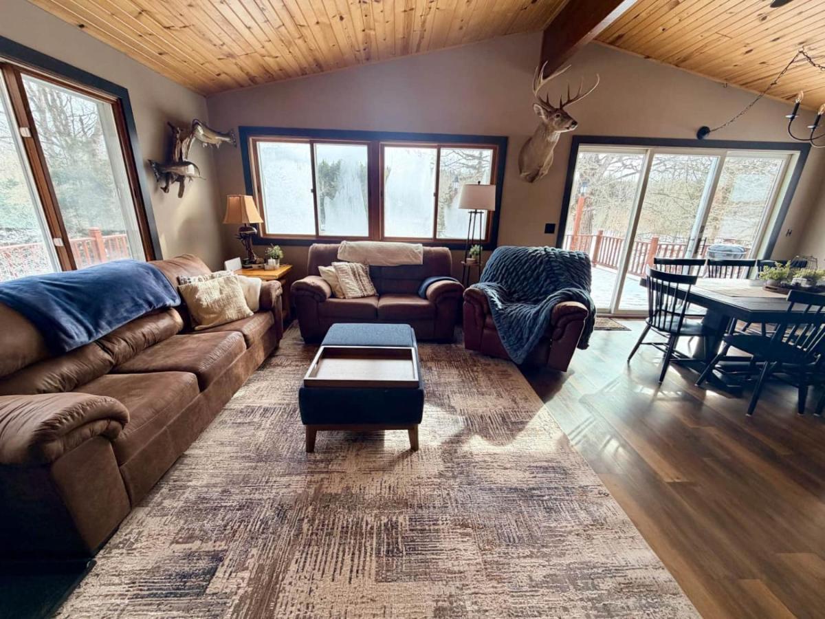 Paddler's Paradise Cabin with Direct Trail Access! - Bed and Breakfast Mercer