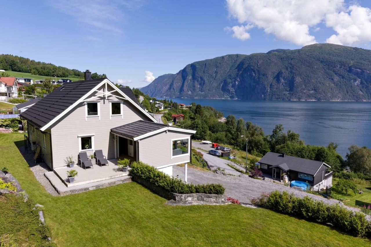 Stranda four bedroom house with fjord views - Ferienwohnung Stranda
