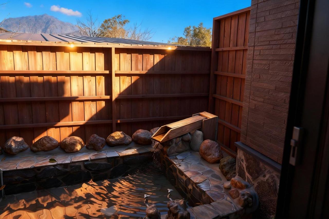 Twin Room with Private Bathroom