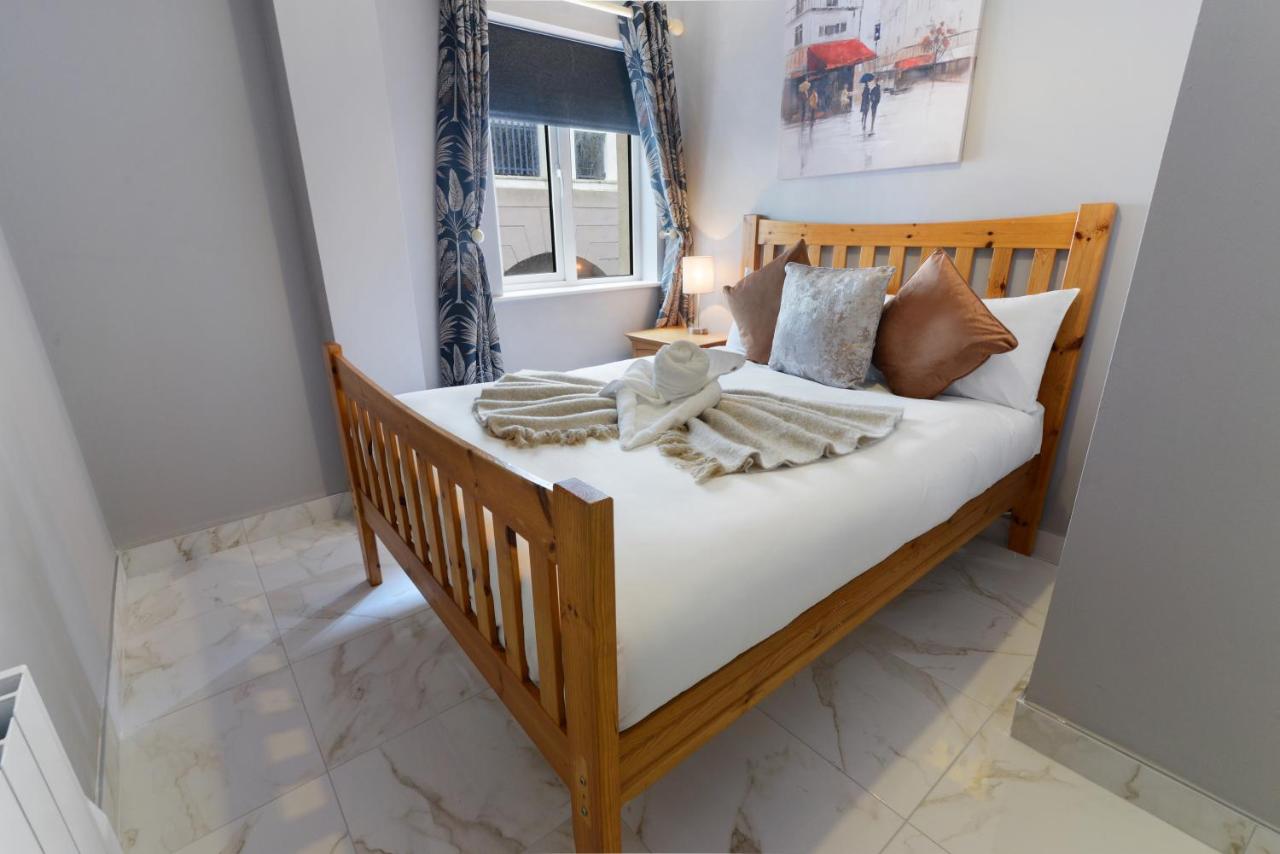 The Great Escape at No 3 City Center - B&B Galway