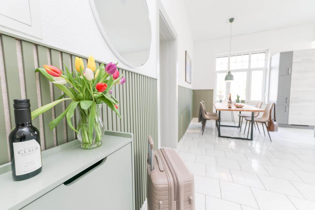 WEINQUARTIER Grüne Villa 112 qm 3SZ Terrasse Parken - B&B Naumburg