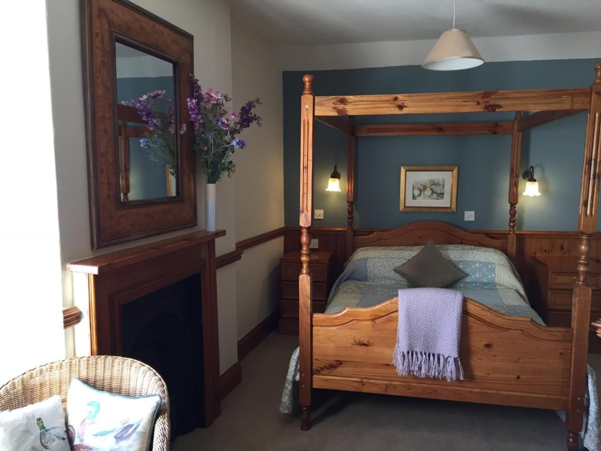 Four Poster Double Room with River View