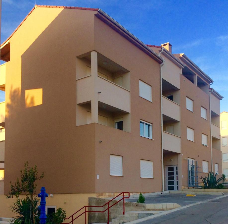 Apartments Four You-with sea view - Ferienwohnung Zadar
