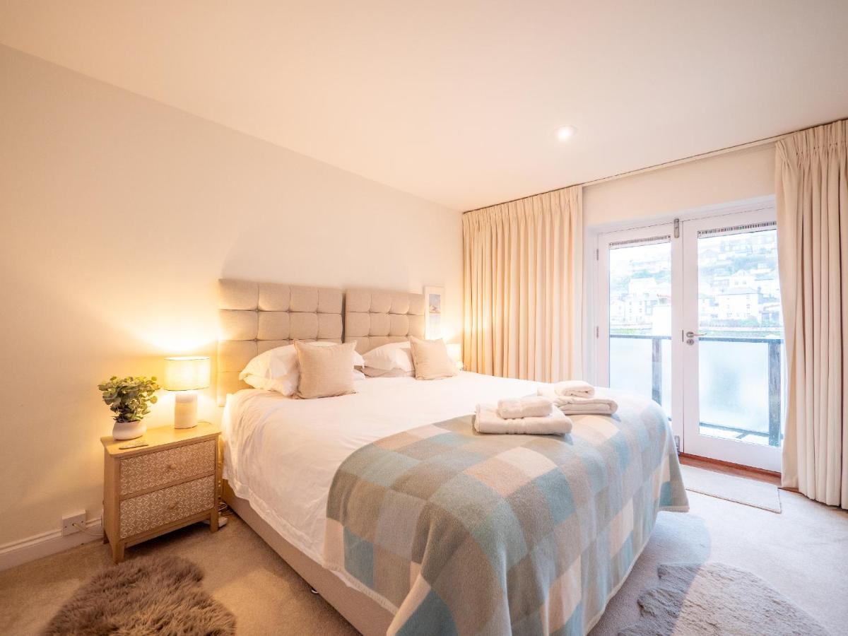 Luxury Dartmouth Townhouse with Pool & Parking - B&B Dartmouth
