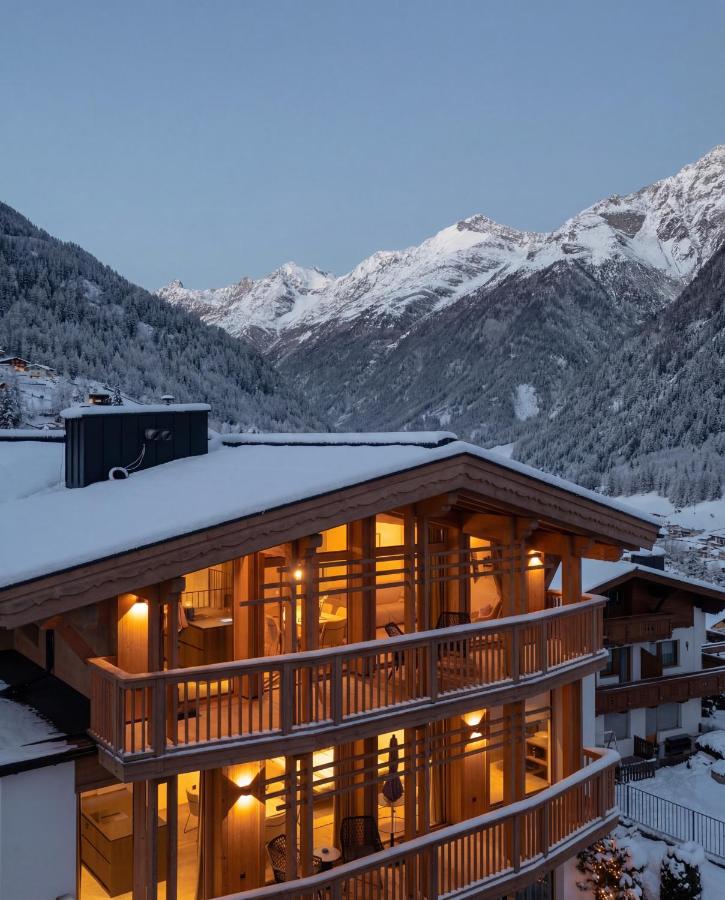Leni Mountain Lodge - Bed and Breakfast Sölden