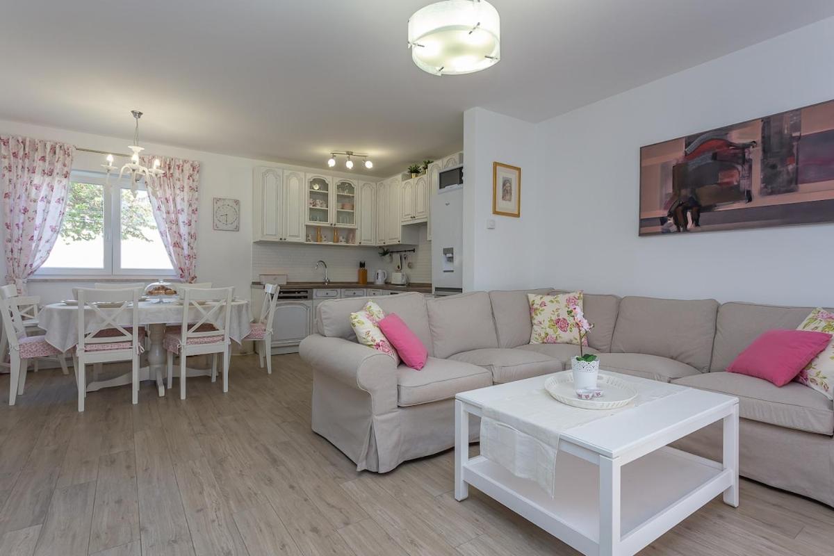 Villa Tena - Bed and Breakfast Tribunj