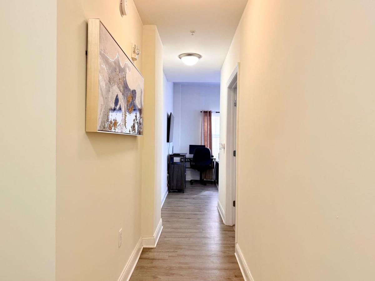 Urban Oasis with City Views and Dedicated Workspace - B&B Indianapolis