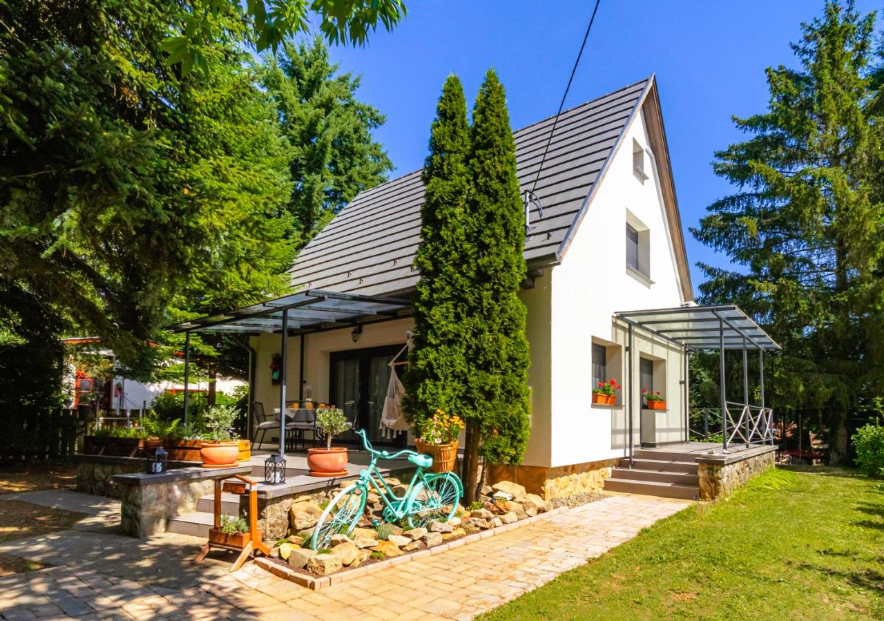 Jázmin Chill Cottage - B&B Bánk