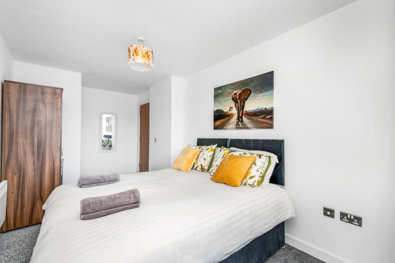 Cozy Leeds City Centre Apartment - Ideal for Long Stays & Contractors - Balcony - Sleeps 4 - FREE WiFi - Chambres d'hôtes Leeds