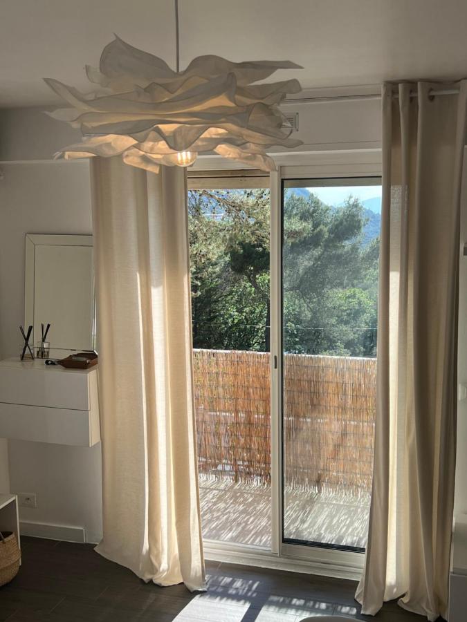 Studio lumineux avec jardin privé et parking - B&B La Turbie