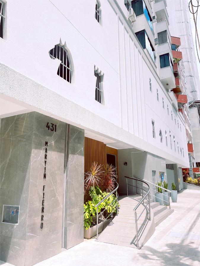 Aconchego a 450m 6 min da praia com garagem - B&B Camboriú