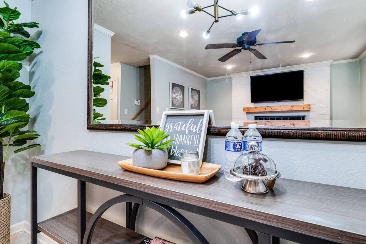LalaLand -2 masters, King Bed, Comfort & Location! - B&B Lafayette
