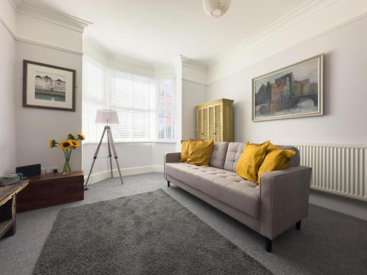Victorian Home with Dedicated Workspace, Sherwood Nottingham - B&B Nottingham