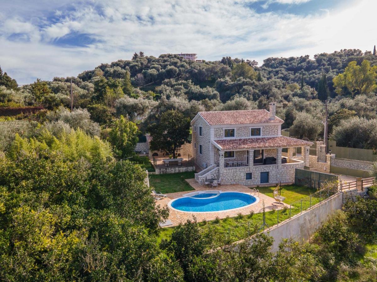 Villa Irida by Elayan Villas Corfu - Chambres d'hôtes Sidári