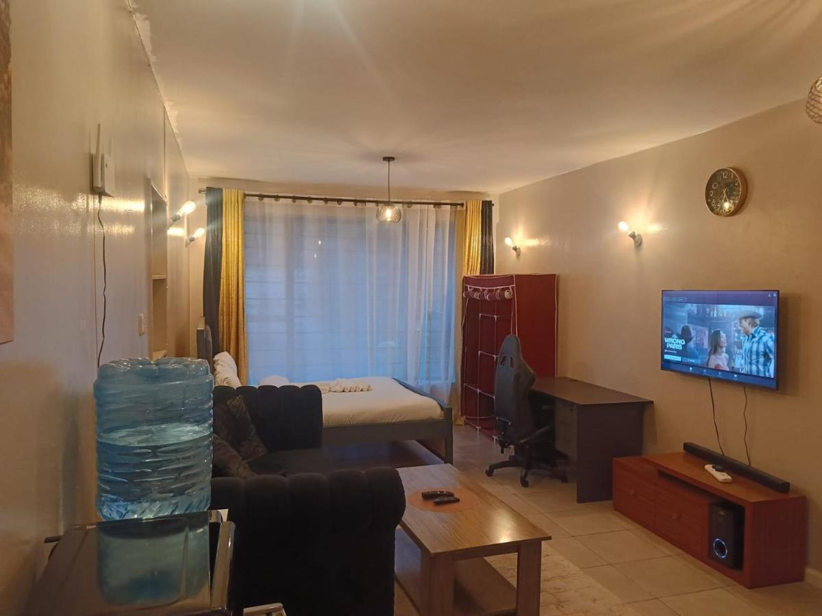 Legatus Cozy Studios B - Ongata Rongai Furnished Apartment with Swimming pool - Bed and Breakfast Nairobi
