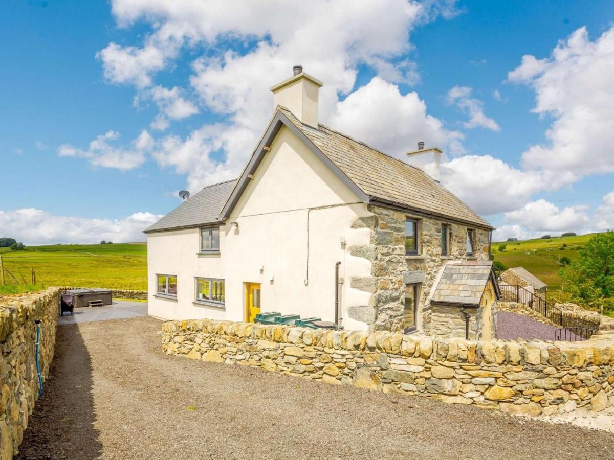 4 Bed in Betws-y-coed oc-87315 - Chambres d'hôtes Pentre-Foelas