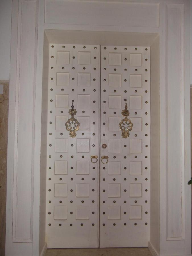 3 Bed Apt with Outdoor Space on Sliema Seafront - Bed and Breakfast Sliema
