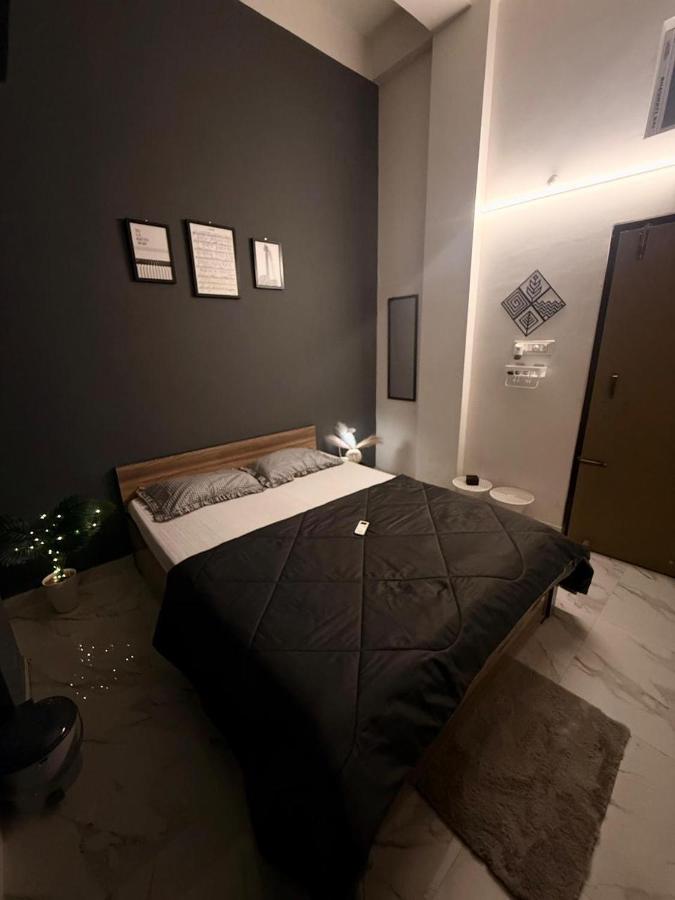 Cozy Cuddles Homestay - B&B Guwahati