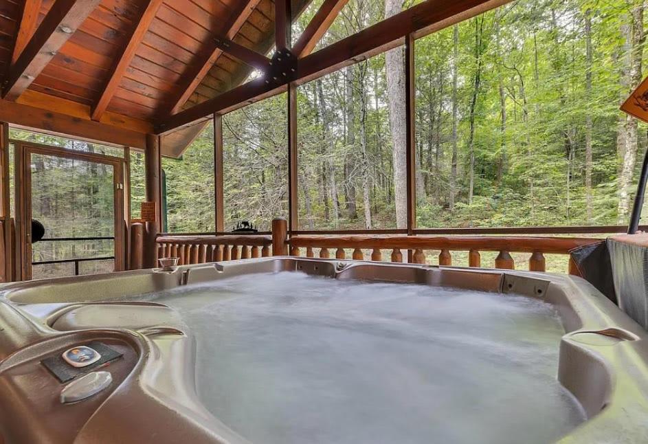 Black Bearry Hill by Beyond Expectations - Bed and Breakfast Sevierville