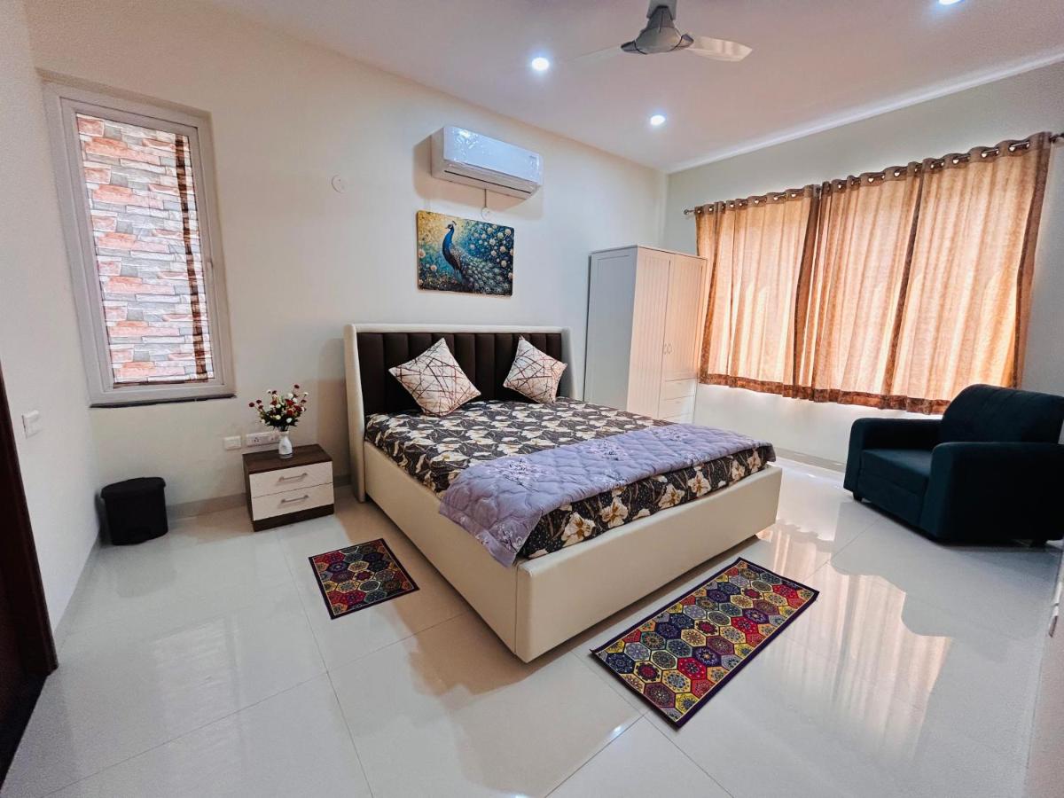Premium Villa Stay Near the Airport Perfect for Families & Business Travelers - Chambres d'hôtes Hyderabad