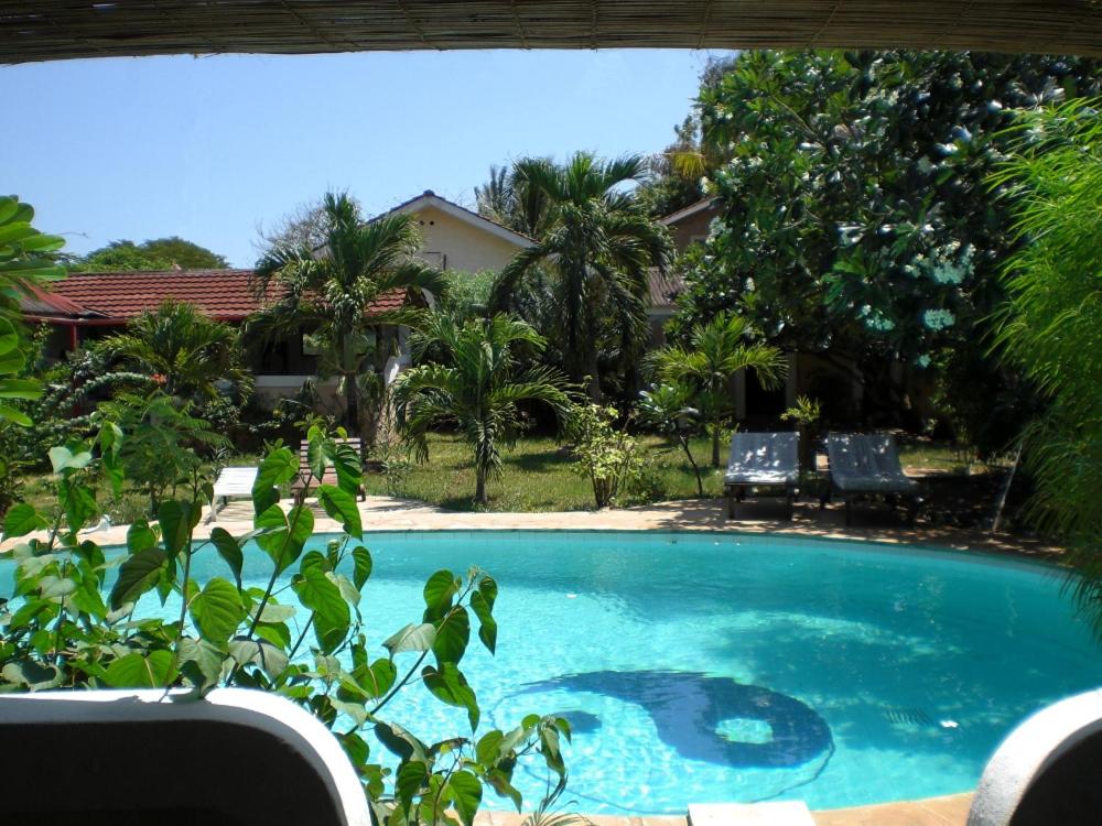 B&B Diani Beach - Frangipani Cottages - Bed and Breakfast Diani Beach