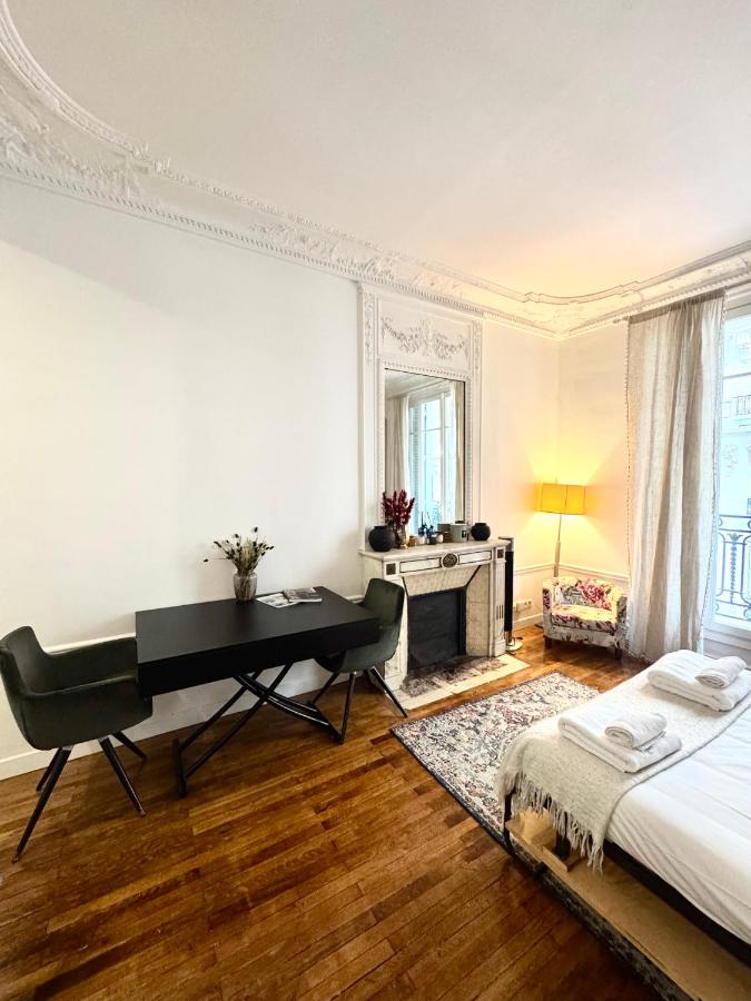 Arc de Triomphe 5 minutes away by walk - Ferienwohnung Paris