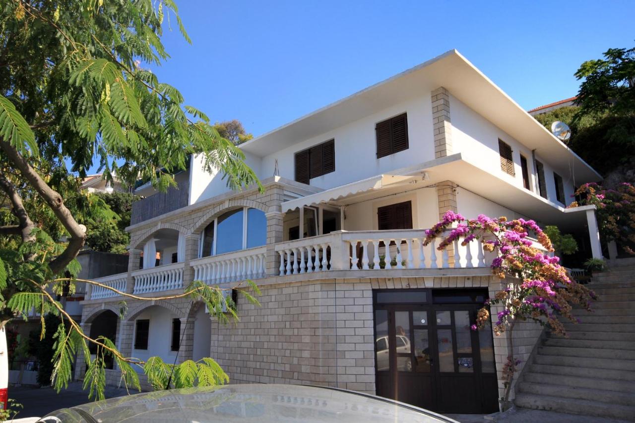 Apartments by the sea Zavalatica, Korcula - 184 - Bed and Breakfast Čara