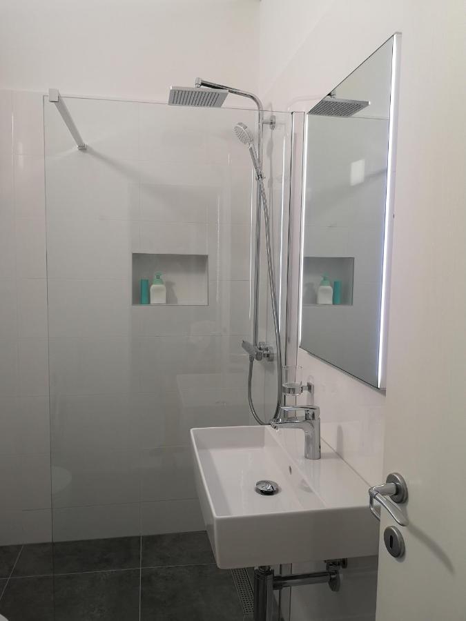 Appartement met 2 Slaapkamers, Balkon en Uitzicht op Zee