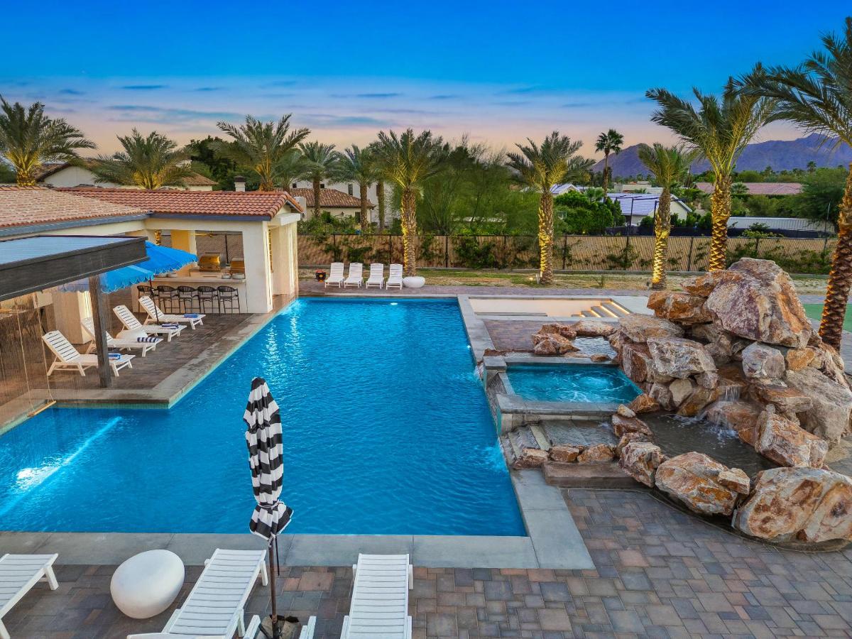 Chateau Giraffe, a Unique Luxurious Estate - B&B Bermuda Dunes