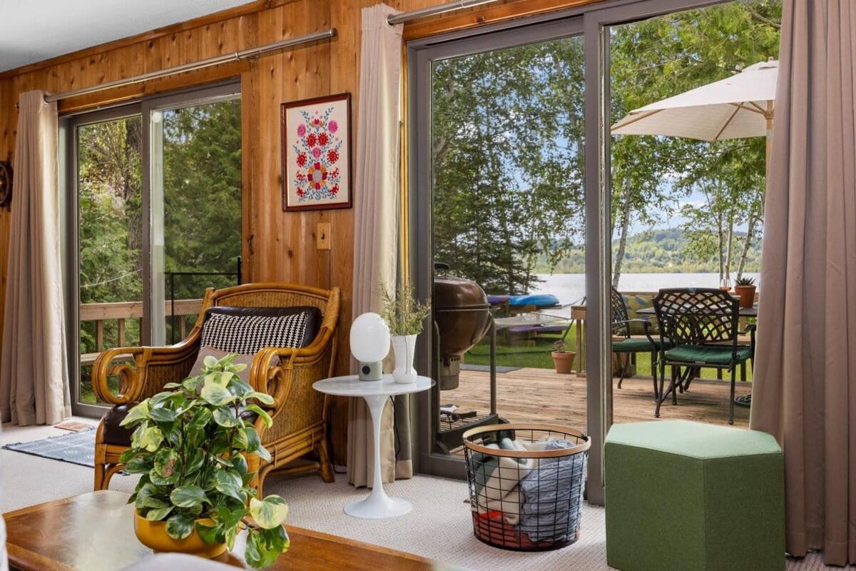 Camp Birch: Waterfront Home on Lake Leelanau - B&B Lake Leelanau